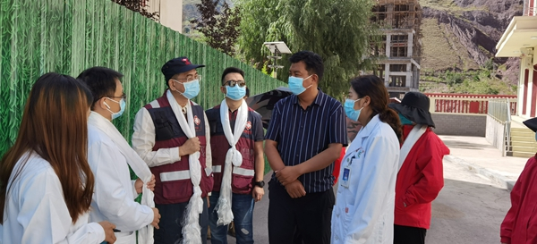 4.國家醫(yī)療隊在察雅縣人民醫(yī)院指導疫情防控